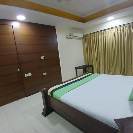 Blossom Rooms Hotel Vashishtha - Free Lunch Or Dinner- Free Breakfast Хидерабад Екстериор снимка