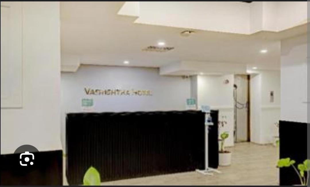Blossom Rooms Hotel Vashishtha - Free Lunch Or Dinner- Free Breakfast Хидерабад Екстериор снимка