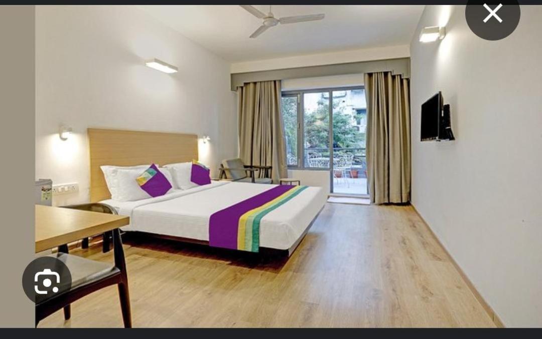 Blossom Rooms Hotel Vashishtha - Free Lunch Or Dinner- Free Breakfast Хидерабад Екстериор снимка