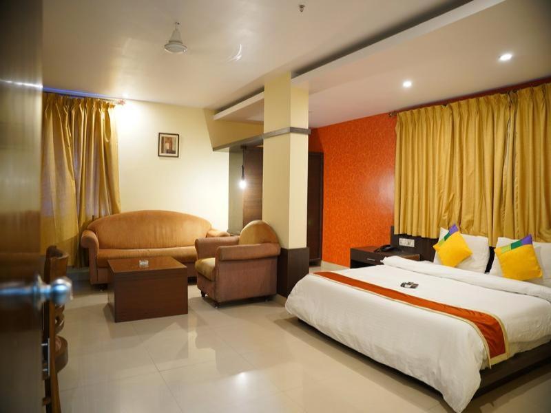 Blossom Rooms Hotel Vashishtha - Free Lunch Or Dinner- Free Breakfast Хидерабад Екстериор снимка