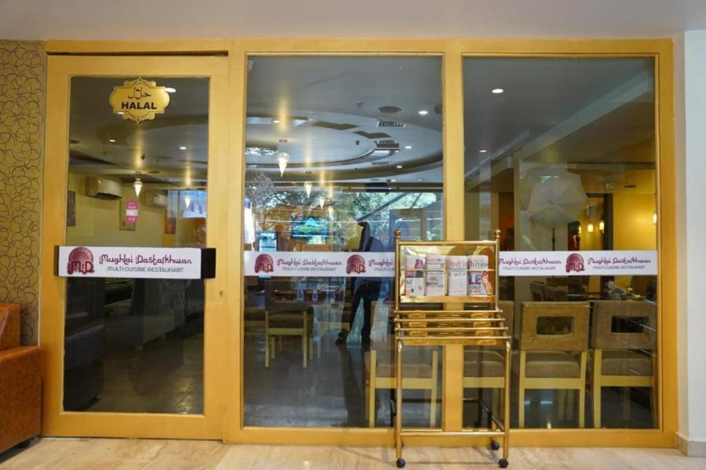 Blossom Rooms Hotel Vashishtha - Free Lunch Or Dinner- Free Breakfast Хидерабад Екстериор снимка