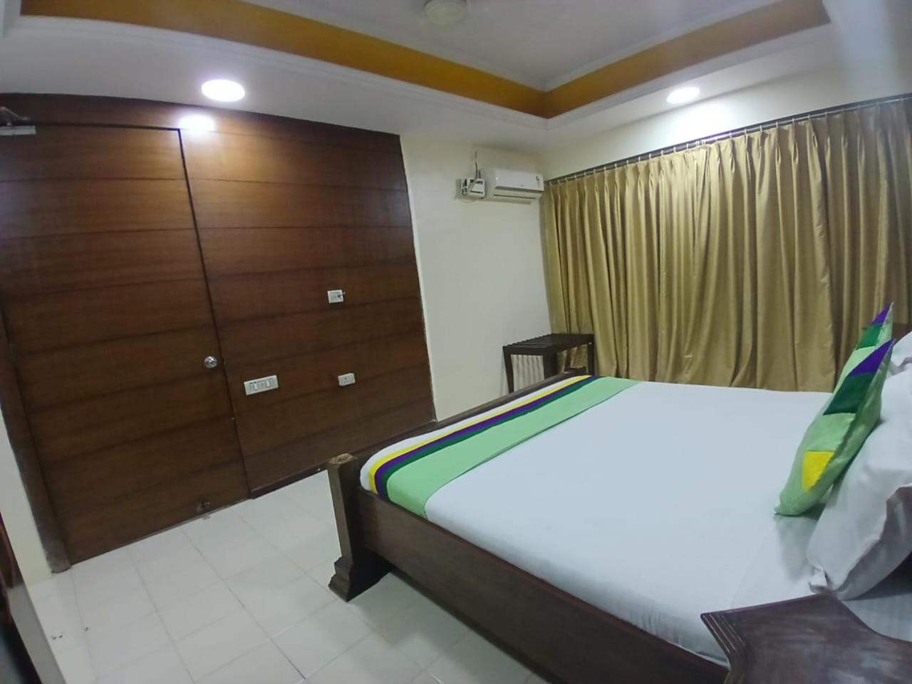 Blossom Rooms Hotel Vashishtha - Free Lunch Or Dinner- Free Breakfast Хидерабад Екстериор снимка