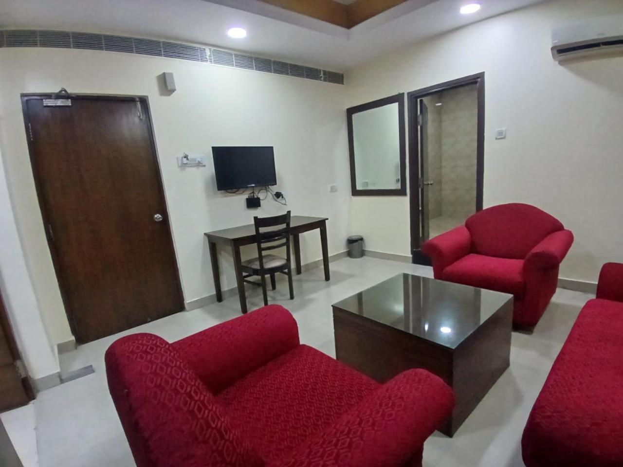 Blossom Rooms Hotel Vashishtha - Free Lunch Or Dinner- Free Breakfast Хидерабад Екстериор снимка